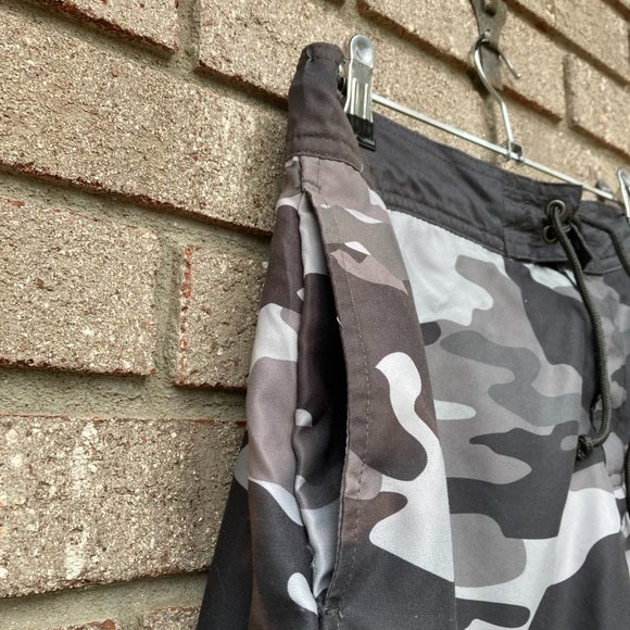 BASS PRO SHOPS Camo Swim Trunks - Picture 7 of 12